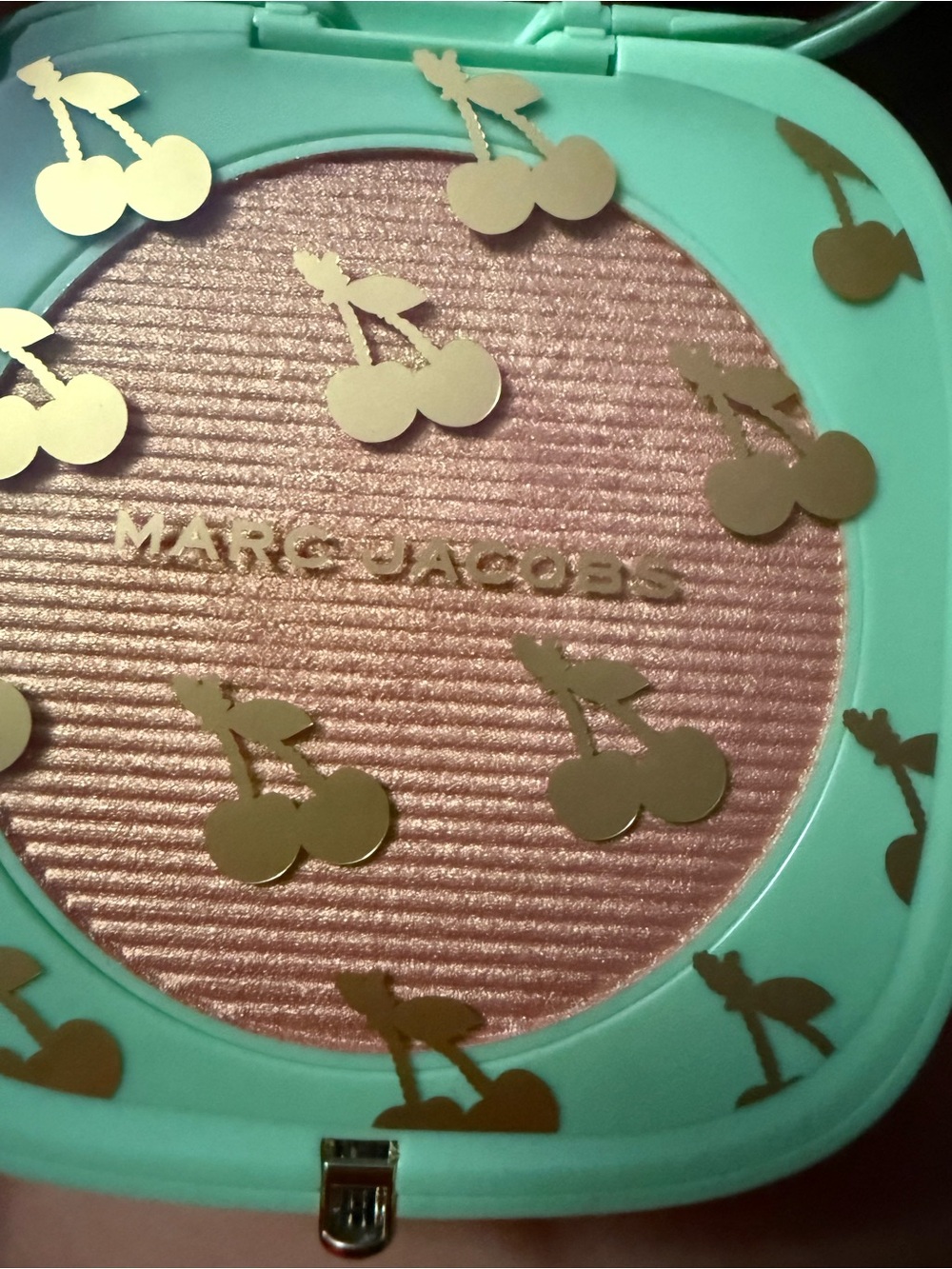 Marc Jacob’s Omega Glaze All over foil luminary - Picture 6 of 6